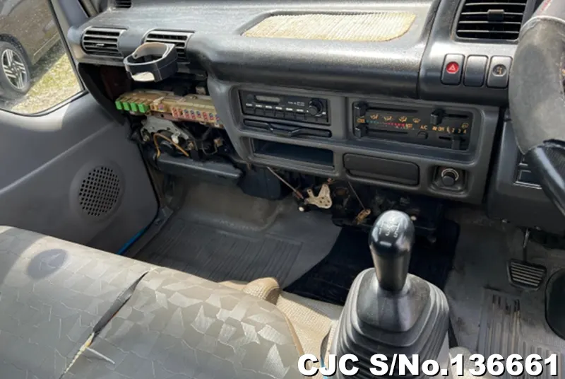 2005 Isuzu / Elf Stock No. 136661