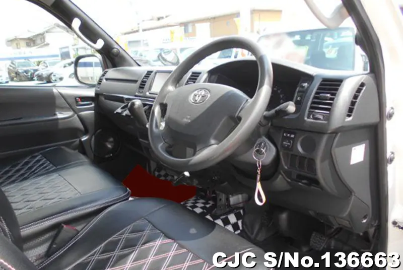 2014 Toyota / Hiace Stock No. 136663
