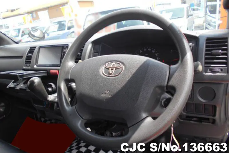 2014 Toyota / Hiace Stock No. 136663