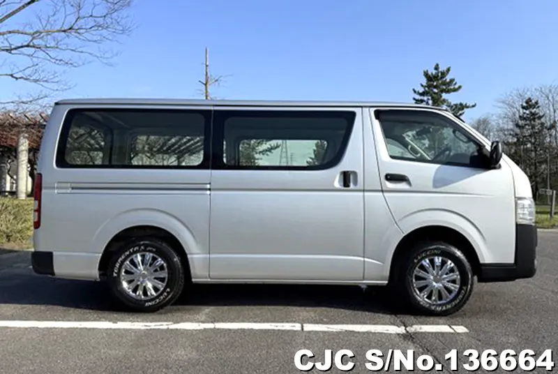 2014 Toyota / Hiace Stock No. 136664