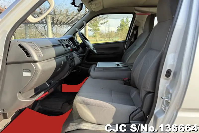2014 Toyota / Hiace Stock No. 136664