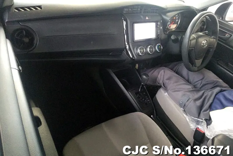 2016 Toyota / Corolla Axio Stock No. 136671