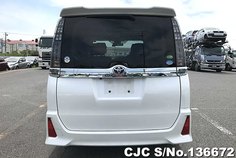 2017 Toyota / Voxy Stock No. 136672
