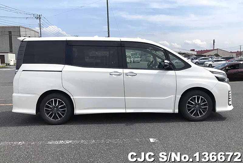 2017 Toyota / Voxy Stock No. 136672