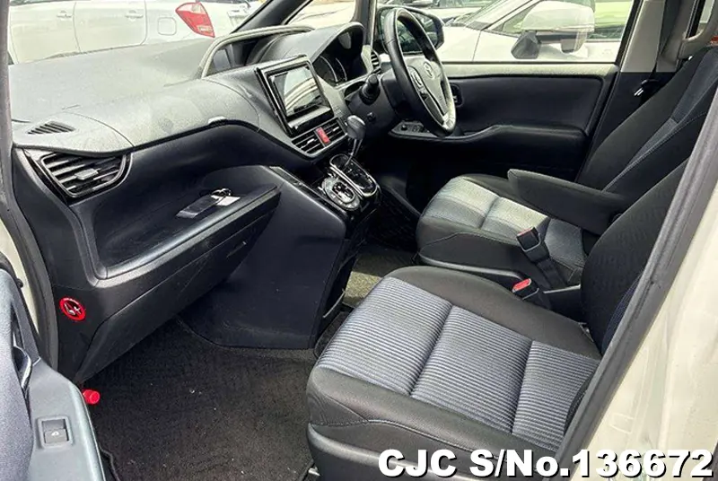 2017 Toyota / Voxy Stock No. 136672