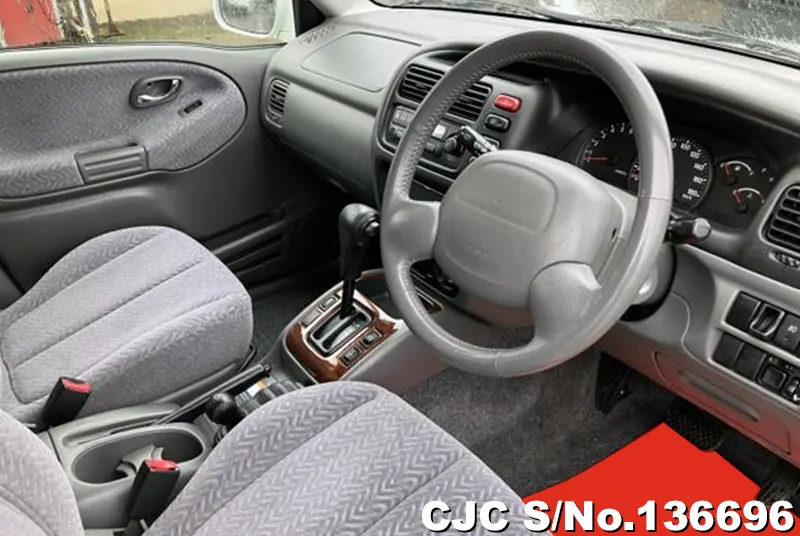 2001 Suzuki / Escudo Stock No. 136696