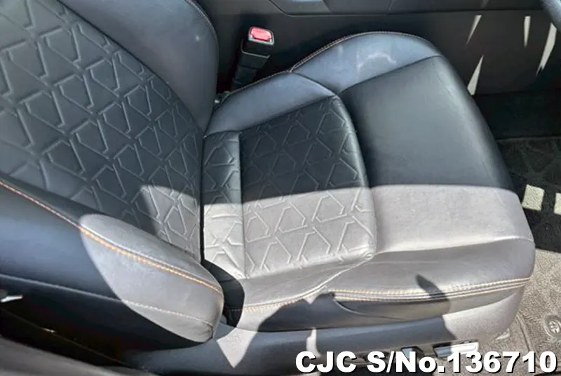 2019 Toyota / Rav4 Stock No. 136710