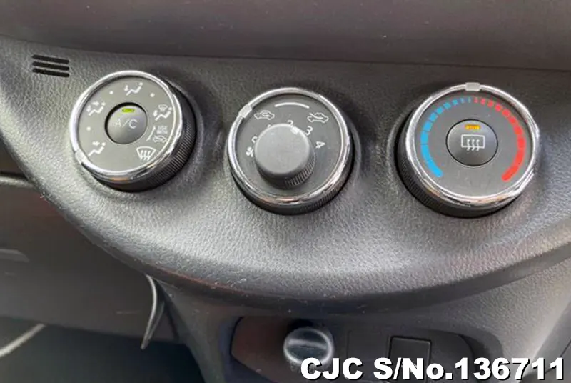 2019 Toyota / Vitz Stock No. 136711