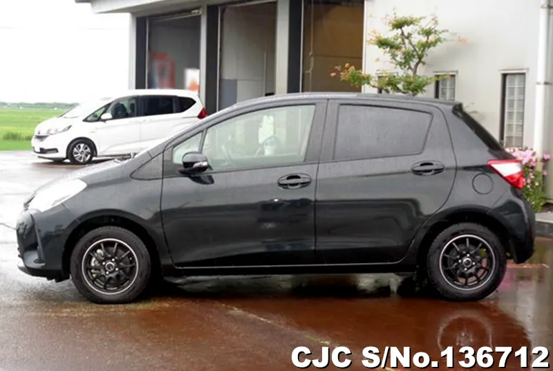 2019 Toyota / Vitz Stock No. 136712