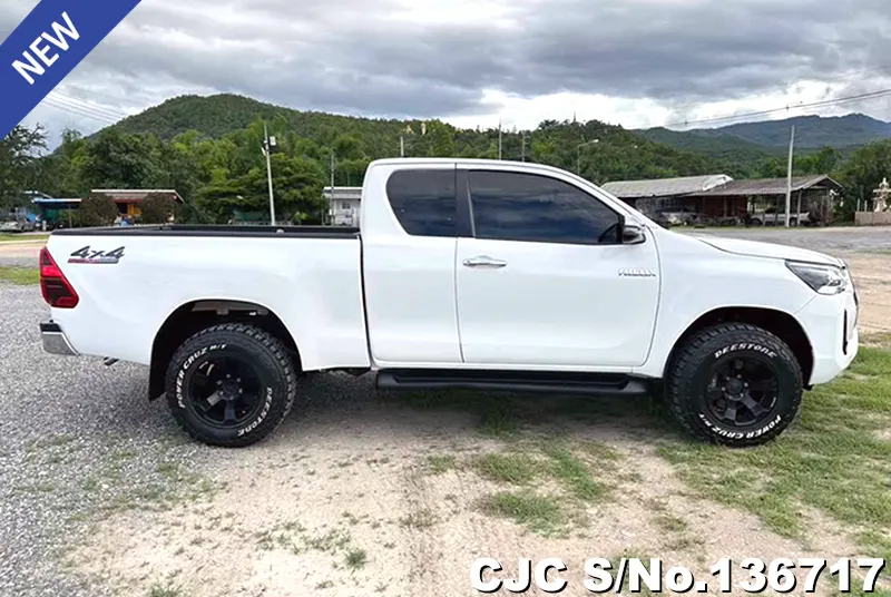2022 Toyota / Hilux / Revo Stock No. 136717
