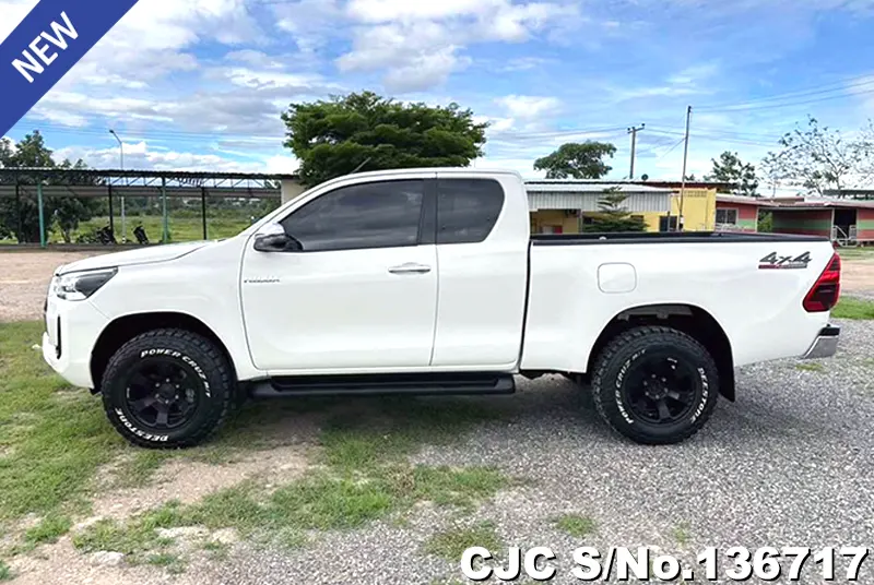 2022 Toyota / Hilux / Revo Stock No. 136717