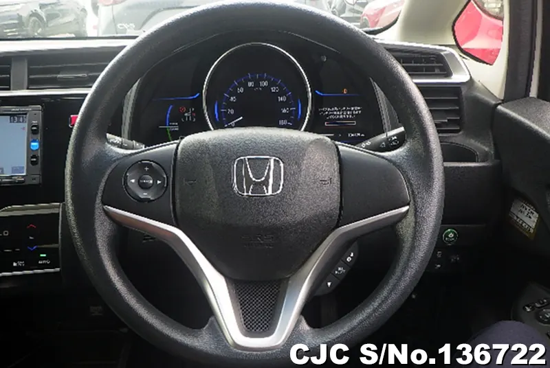 Honda Fit in Pearl for Sale Image 11