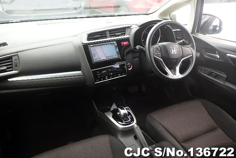 Honda Fit in Pearl for Sale Image 6