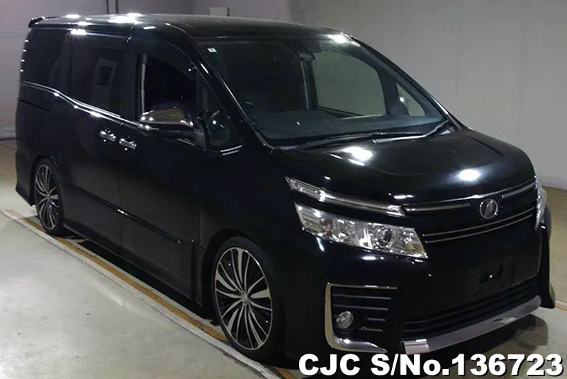 Toyota / Voxy 2016