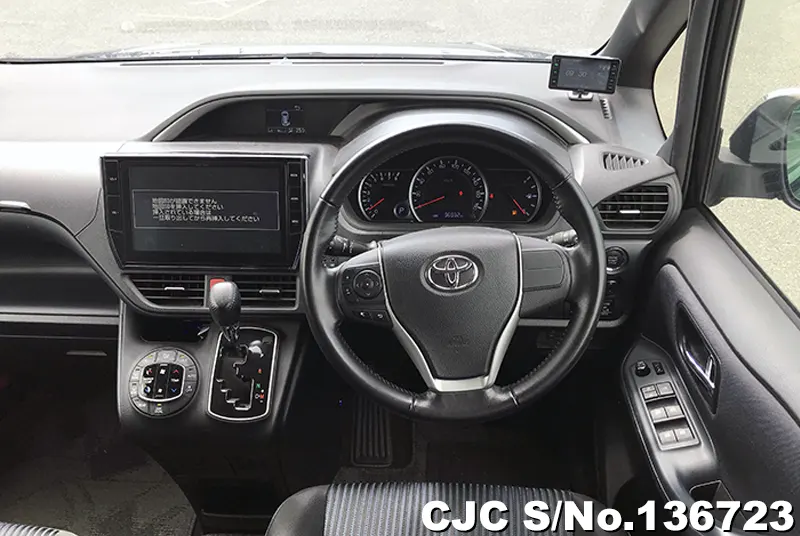 2016 Toyota / Voxy Stock No. 136723
