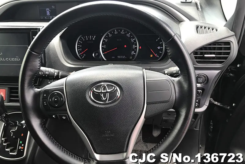 2016 Toyota / Voxy Stock No. 136723