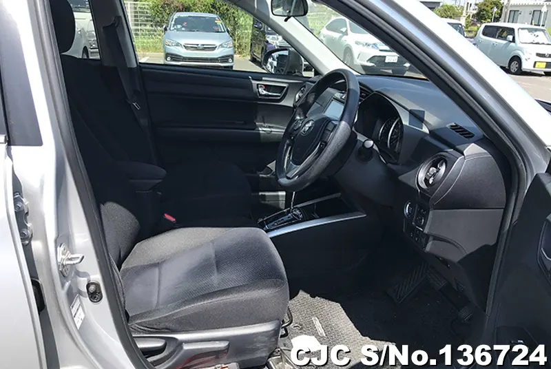 Toyota Corolla Fielder in Silver for Sale Image 10