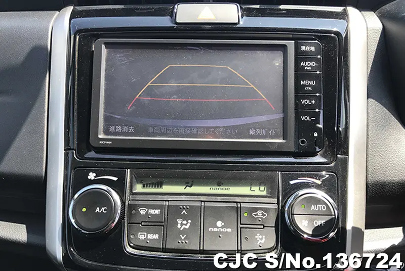 Toyota Corolla Fielder in Silver for Sale Image 13