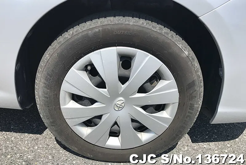 Toyota Corolla Fielder in Silver for Sale Image 15