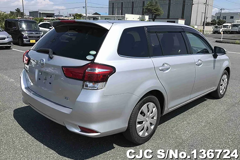 Toyota Corolla Fielder in Silver for Sale Image 2