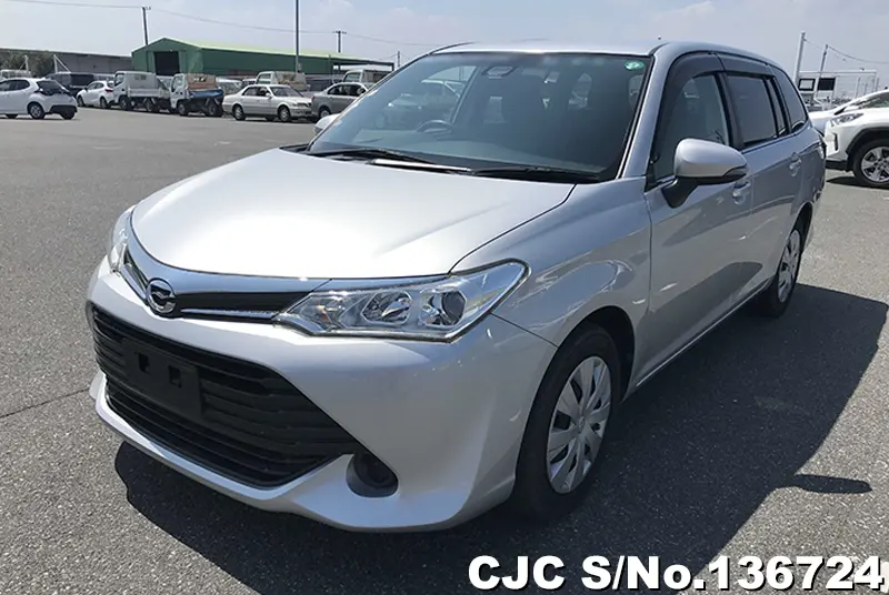 Toyota Corolla Fielder in Silver for Sale Image 3
