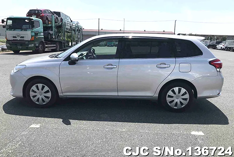 Toyota Corolla Fielder in Silver for Sale Image 7