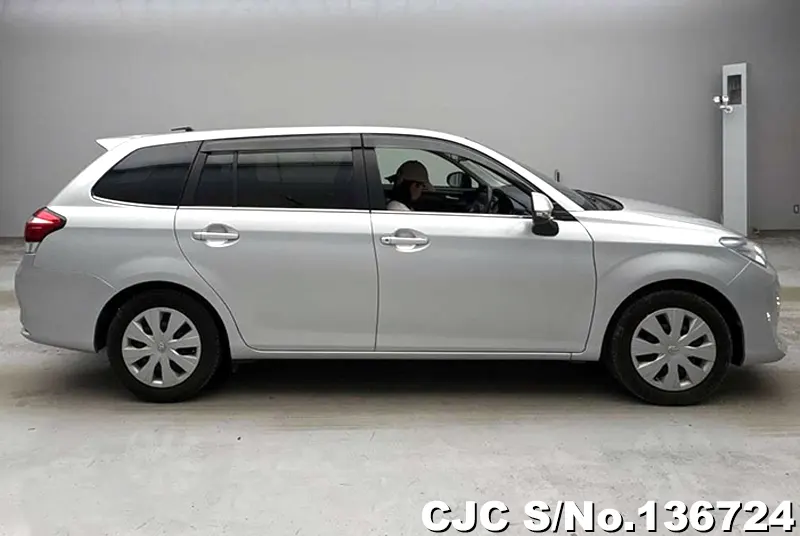 2015 Toyota / Corolla Fielder Stock No. 136724