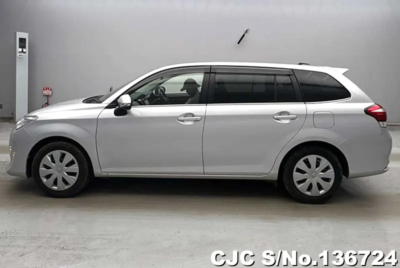 2015 Toyota / Corolla Fielder Stock No. 136724