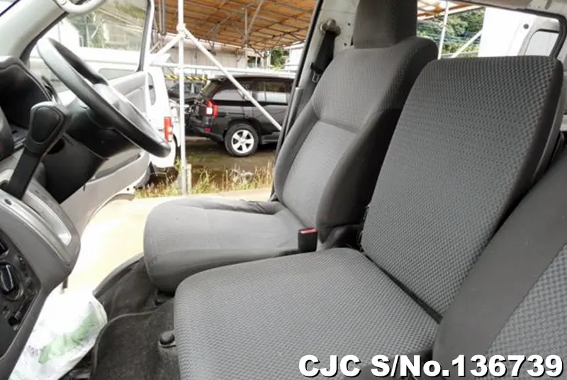 2014 Nissan / Caravan Stock No. 136739