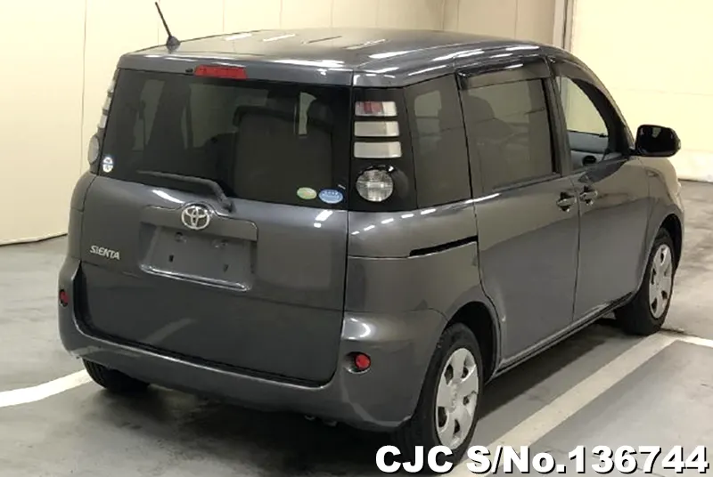 2009 Toyota / Sienta Stock No. 136744