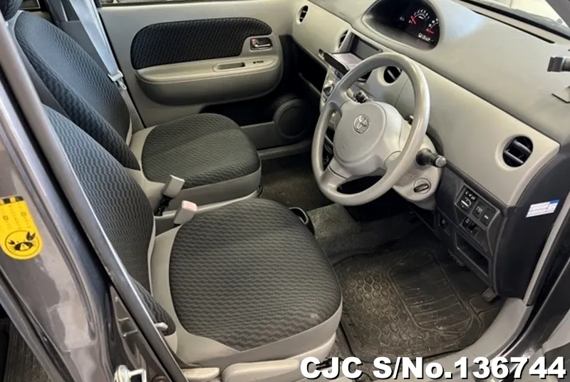 2009 Toyota / Sienta Stock No. 136744