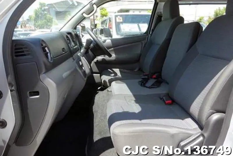 2018 Nissan / Caravan Stock No. 136749