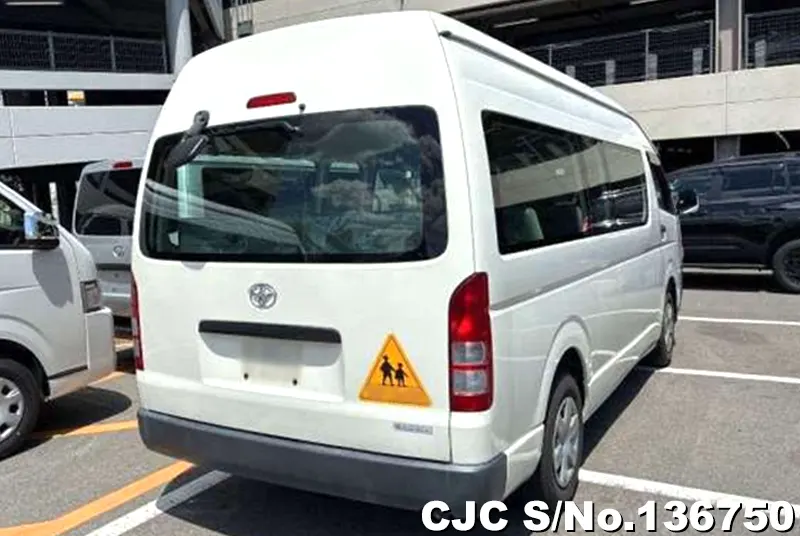 2009 Toyota / Hiace / Commuter Stock No. 136750