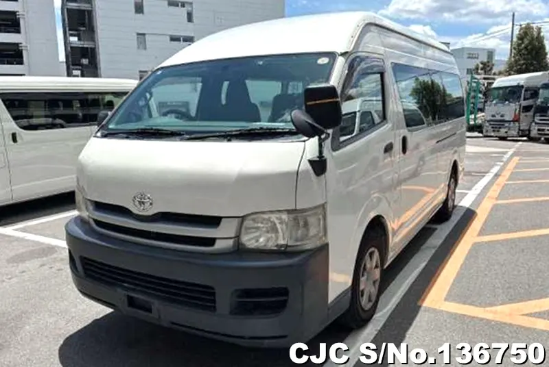 2009 Toyota / Hiace / Commuter Stock No. 136750