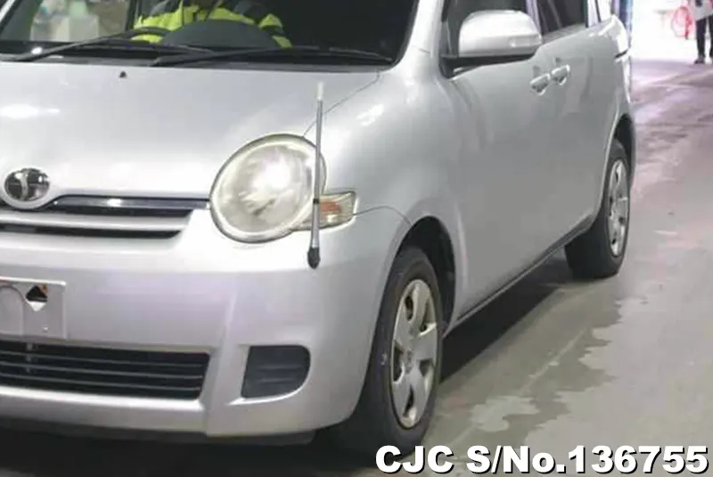 2009 Toyota / Sienta Stock No. 136755