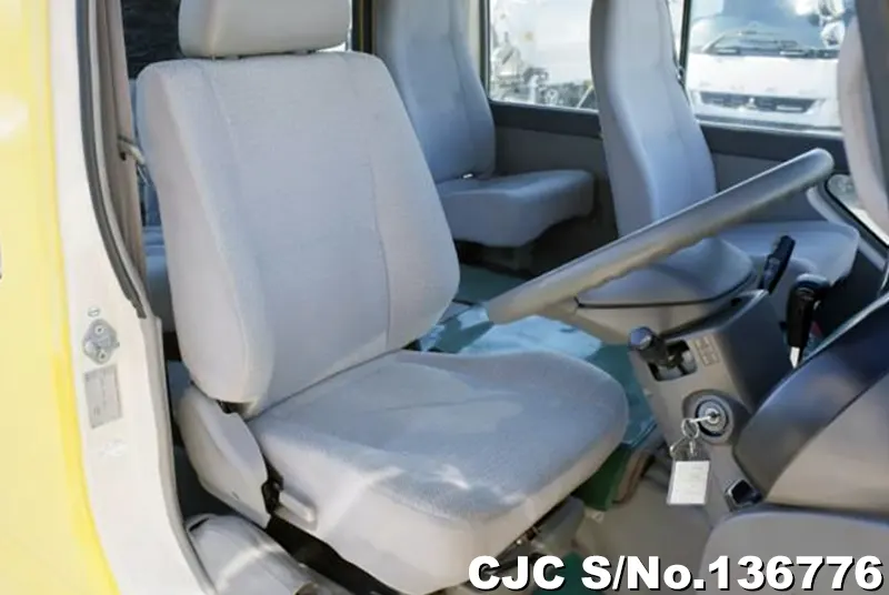 2004 Hino / Liesse Stock No. 136776