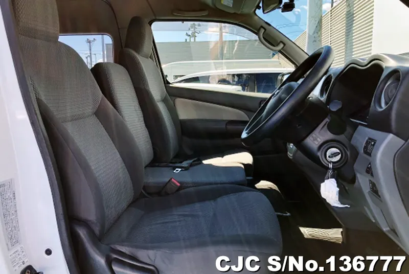 2019 Nissan / Caravan Stock No. 136777