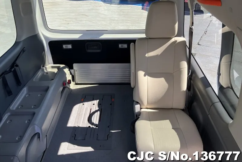 2019 Nissan / Caravan Stock No. 136777