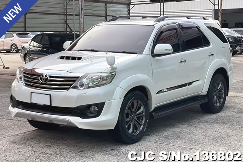 Toyota Fortuner in White for Sale Image 3