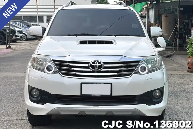 Toyota Fortuner in White for Sale Image 4