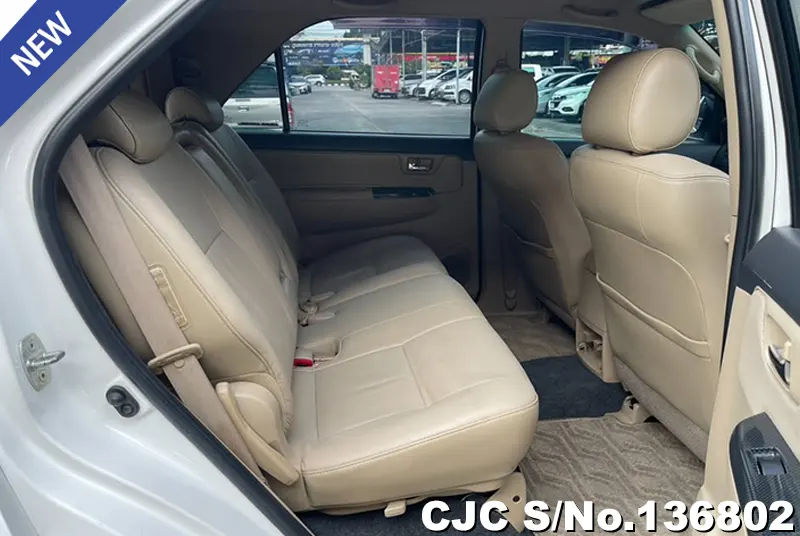 Toyota Fortuner in White for Sale Image 9
