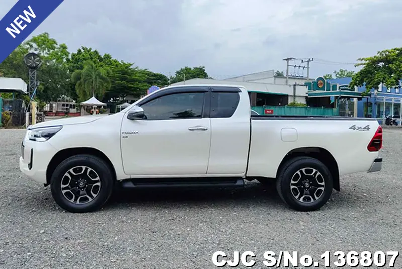 2020 Toyota / Hilux / Revo Stock No. 136807