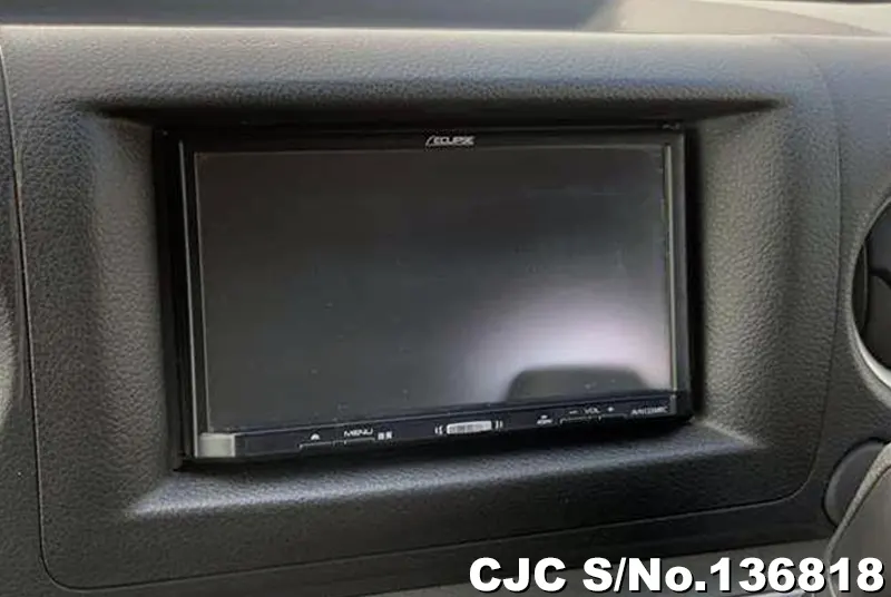 2018 Nissan / Caravan Stock No. 136818