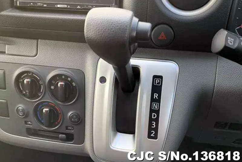 2018 Nissan / Caravan Stock No. 136818