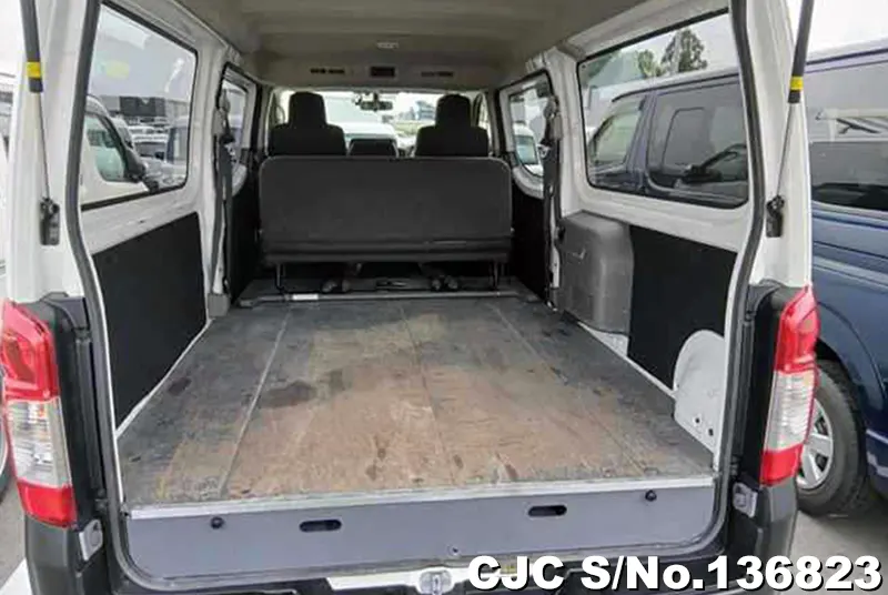 2019 Nissan / Caravan Stock No. 136823