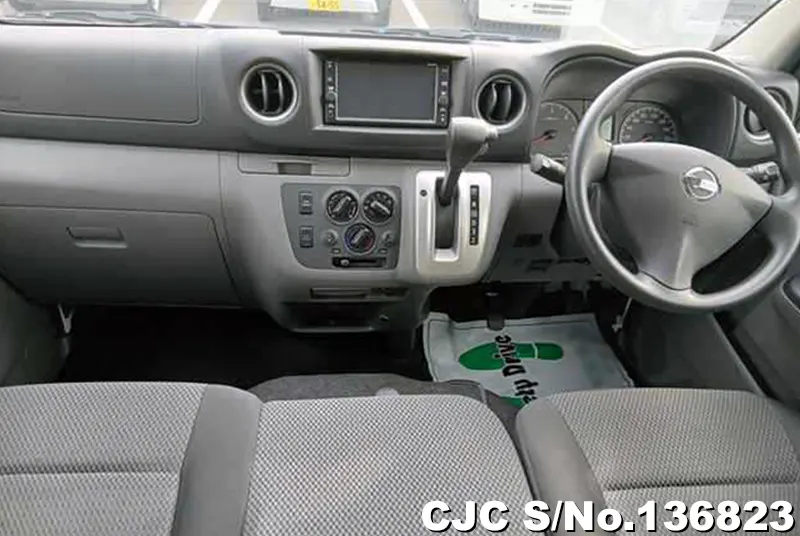 2019 Nissan / Caravan Stock No. 136823