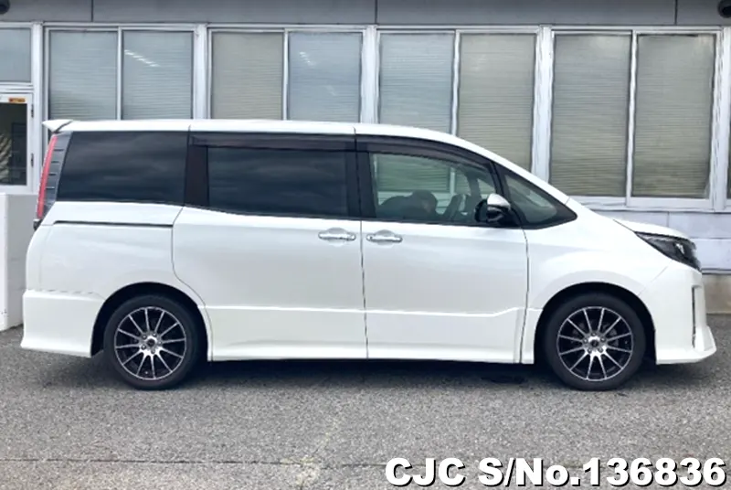2018 Toyota / Noah Stock No. 136836