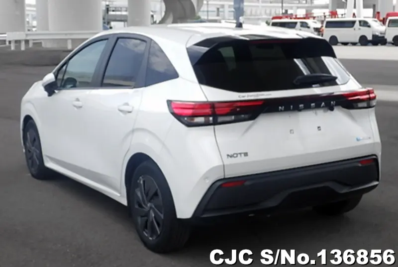 Nissan Note in Pearl for Sale Image 1
