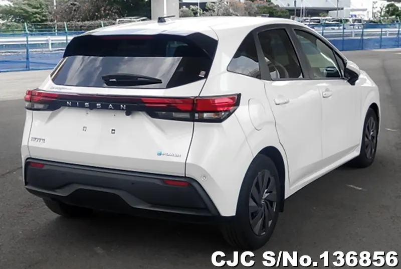 Nissan Note in Pearl for Sale Image 2