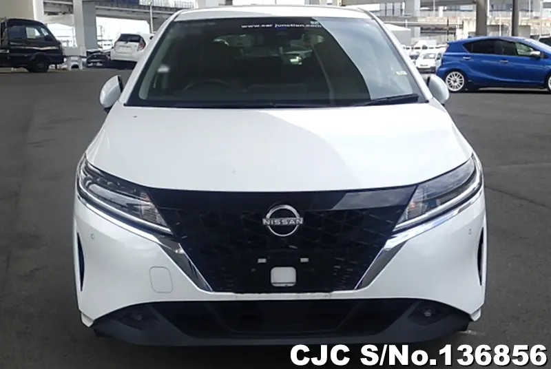 Nissan Note in Pearl for Sale Image 4